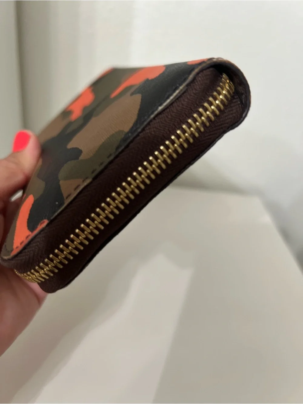 Michael Kors preowned Orange and Olive Camo Zip Wallet - Picture 5 of 9